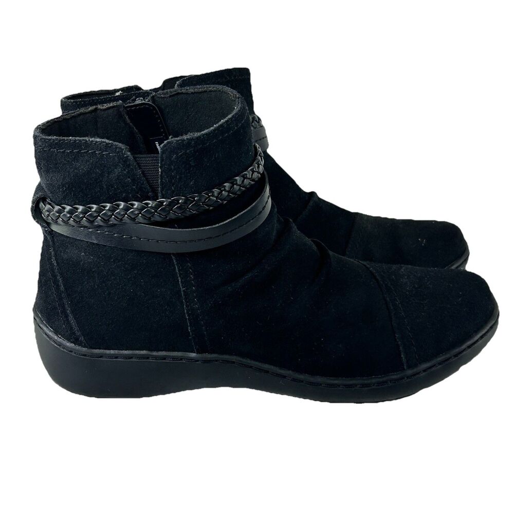 Clarks Cora Braid Black Ankle Boots SIZE 9.5 Black Suede Leather Zip